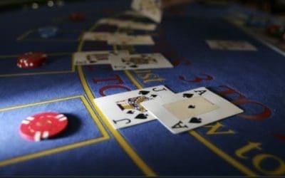 Blackjack and Slots Guide: Improve Betting Decisions, Understand Insurance and Payouts, Compare Progressive Jackpots and Set Smarter Bankroll Limits